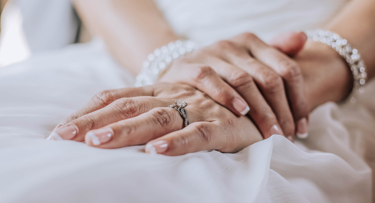 خرید هدیه طلا با یک حکاکی خاص1
